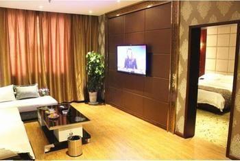 Jinyue Business Hotel Yichuan  ภายนอก รูปภาพ